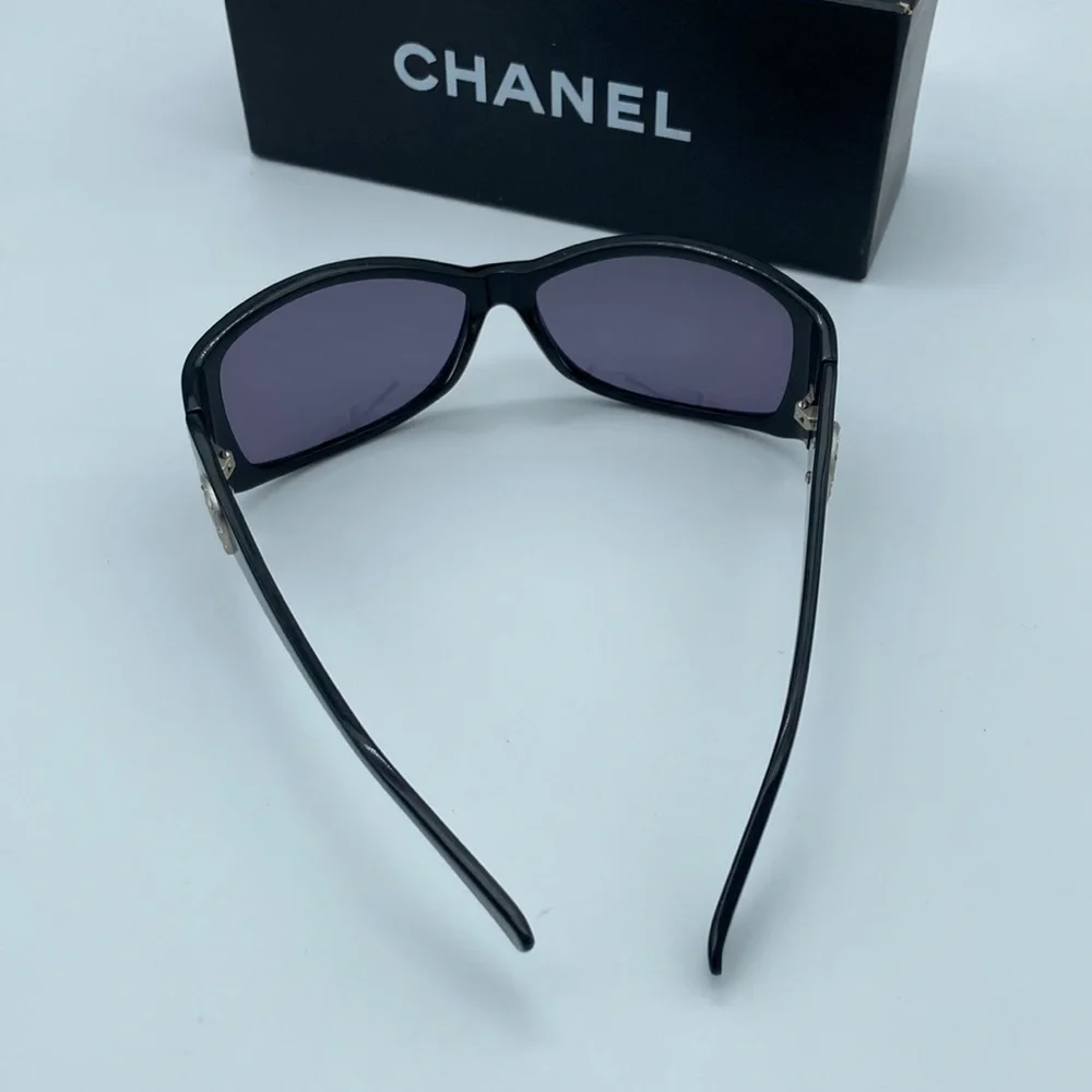 CHANEL preloved authentic